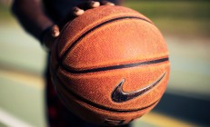 开云体育官网-当绿茵场上的贝林厄姆遇见NBA季后赛之夜，跨界热度的唯一性对话