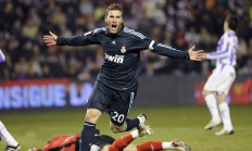 开云体育入口-范弗利特单节狂飙导演逆转好戏，上海队防守崩盘痛失好局