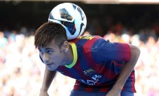 开云下载-世界排名争夺战之夜，米切尔展现巨星价值