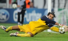 开云体育官方网站-欧冠淘汰赛之夜，楚阿梅尼持续制造杀伤，中场利刃如何改写战局