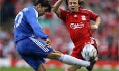 开云体育在线-切尔西防线严密，对手难以突破！