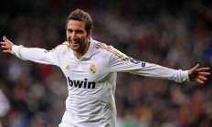 开云体育下载-爱德华兹生涯之夜，深圳队力克马刺，一场跨越篮球次元的对决