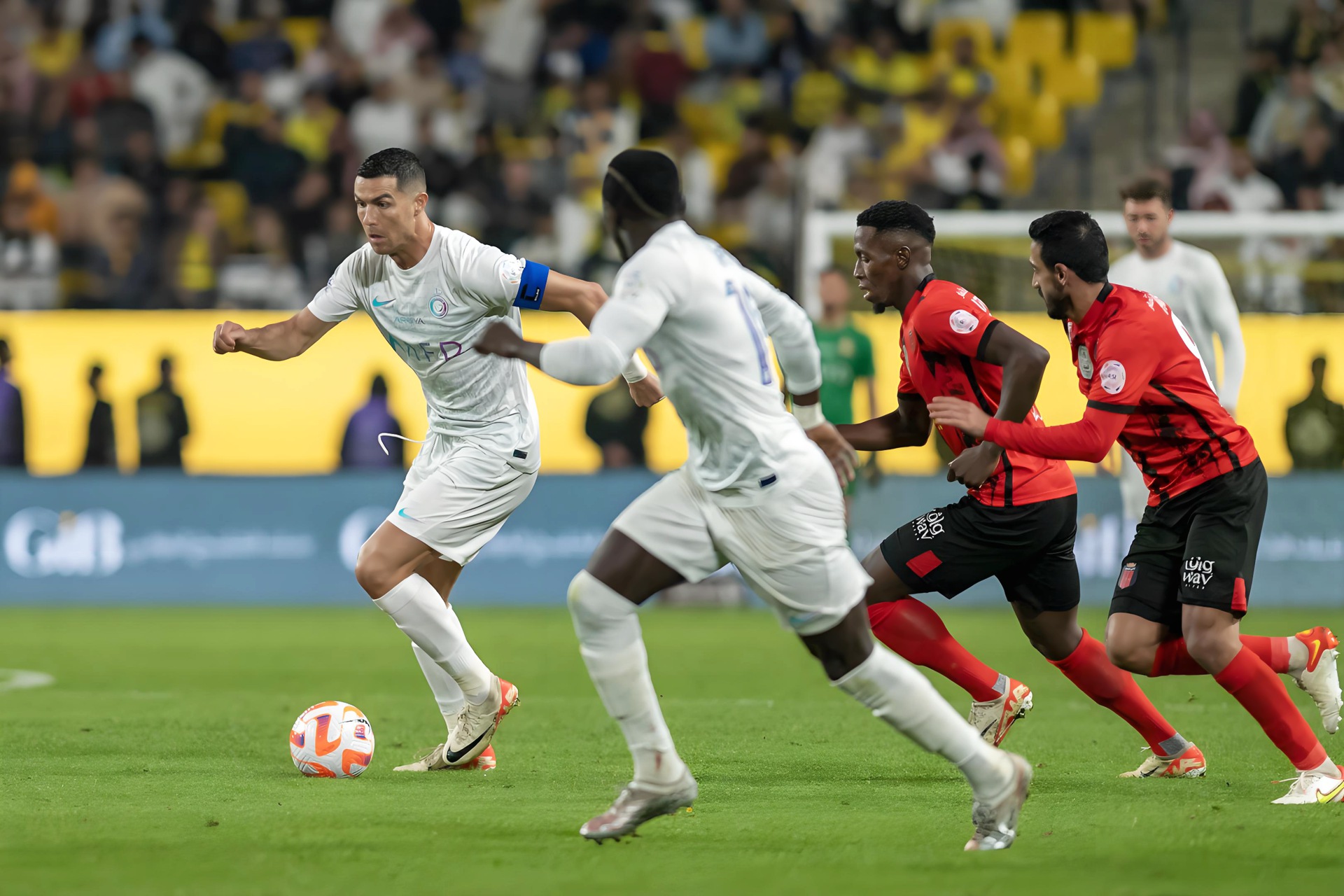 意大利队在关键比赛中实现三连胜，晋级决赛的简单介绍