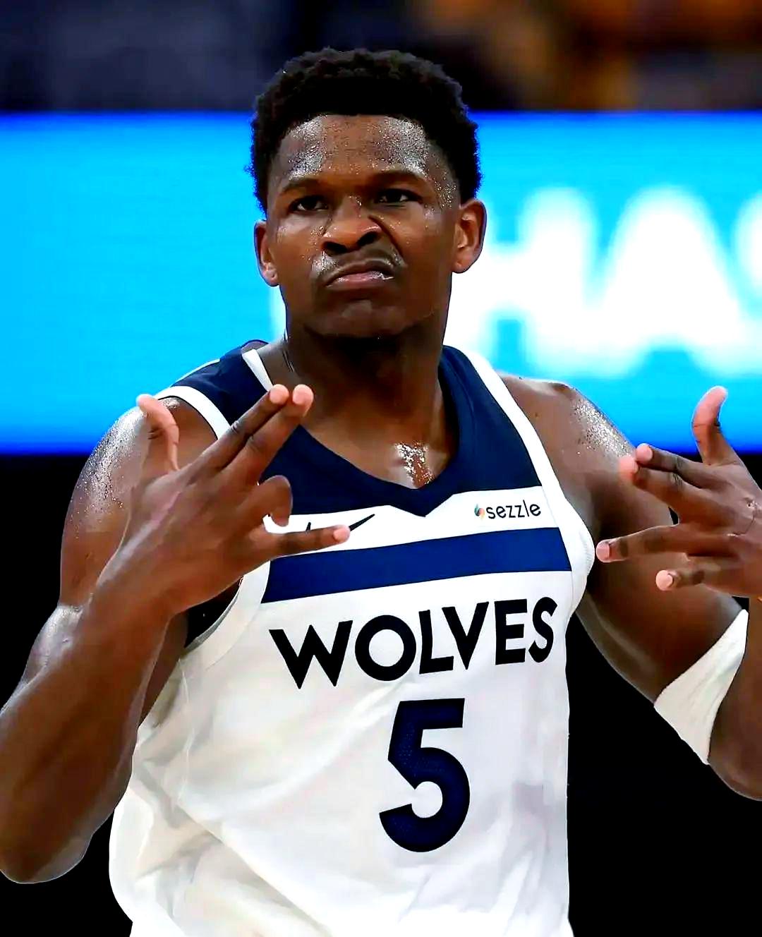 日本篮球明星在比赛中斩获大捷