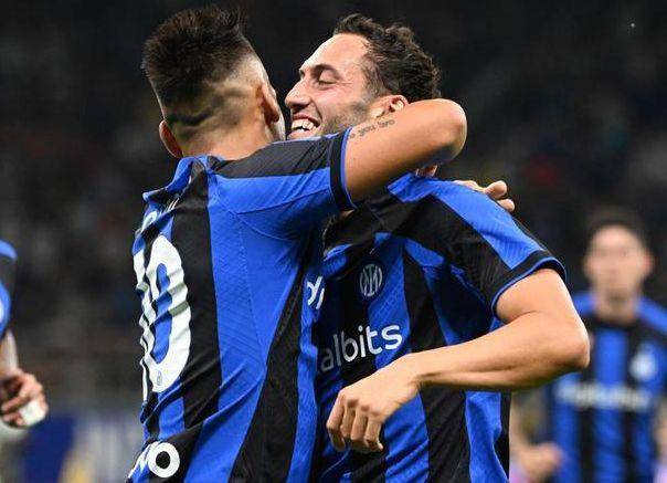 拉齐奥主场不敌斯佩齐亚，遭遇赛季首败的简单介绍