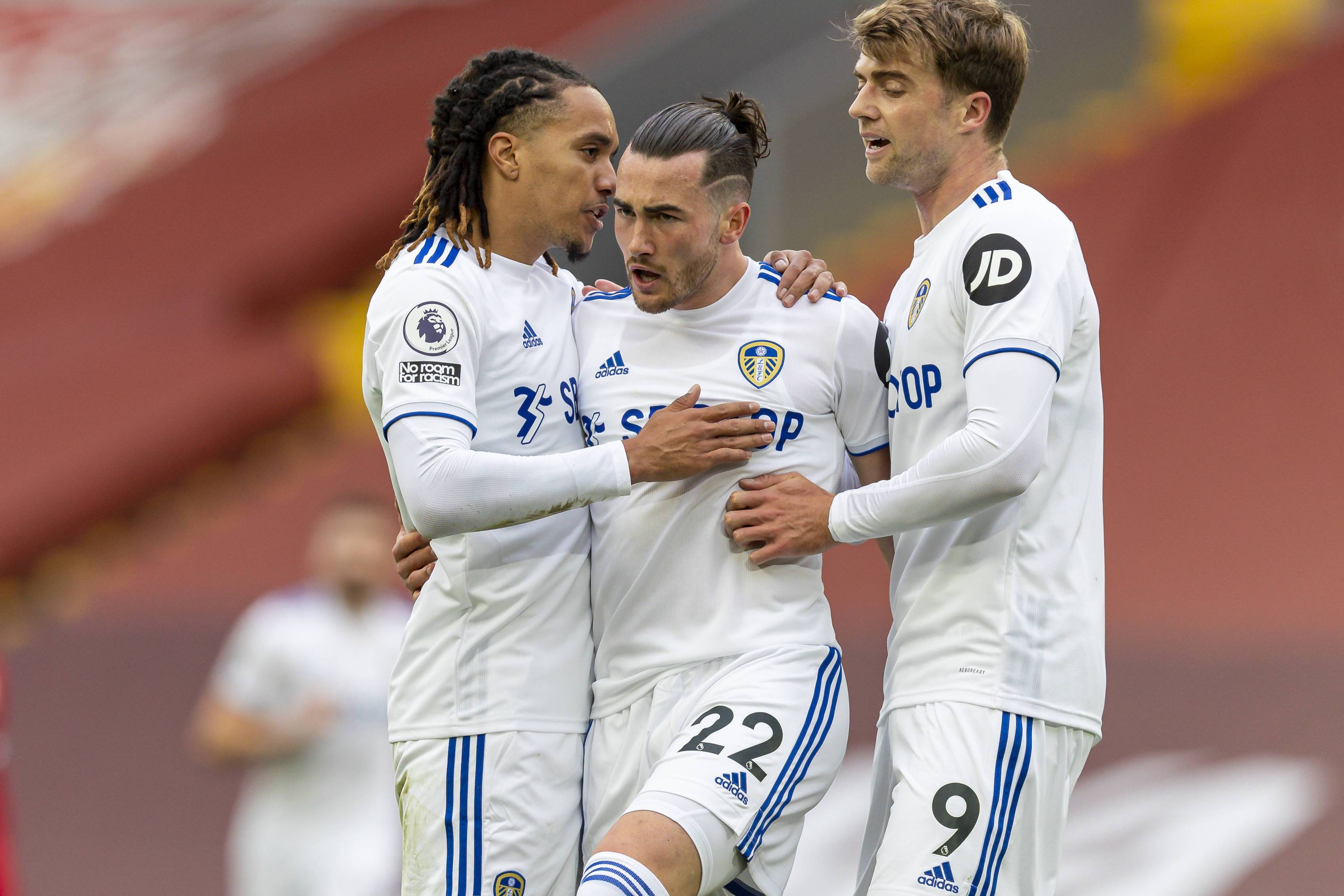 利兹联主场取胜，英超虎视眈眈