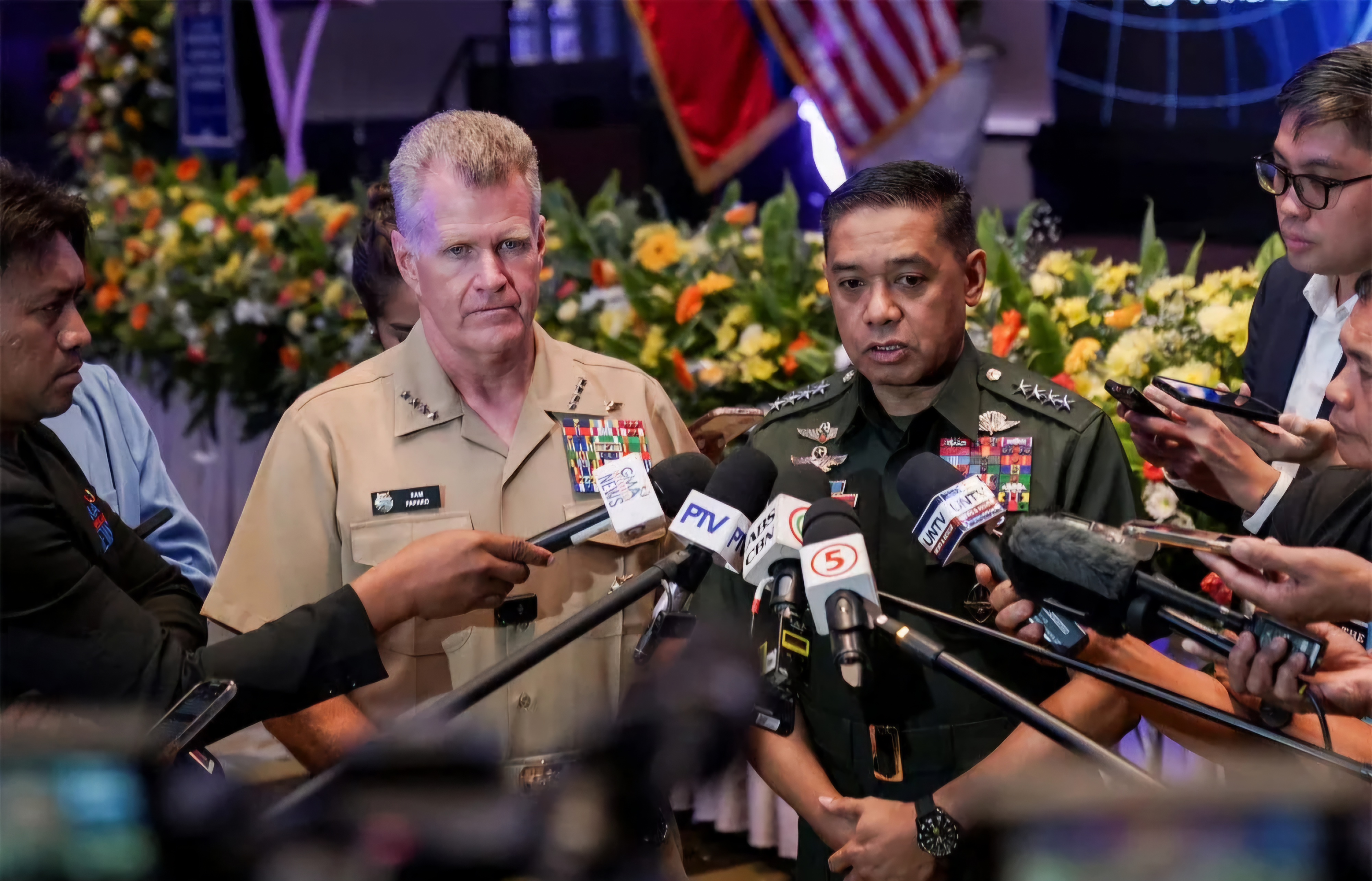 包含应对挑战！菲律宾队不畏劲敌的词条