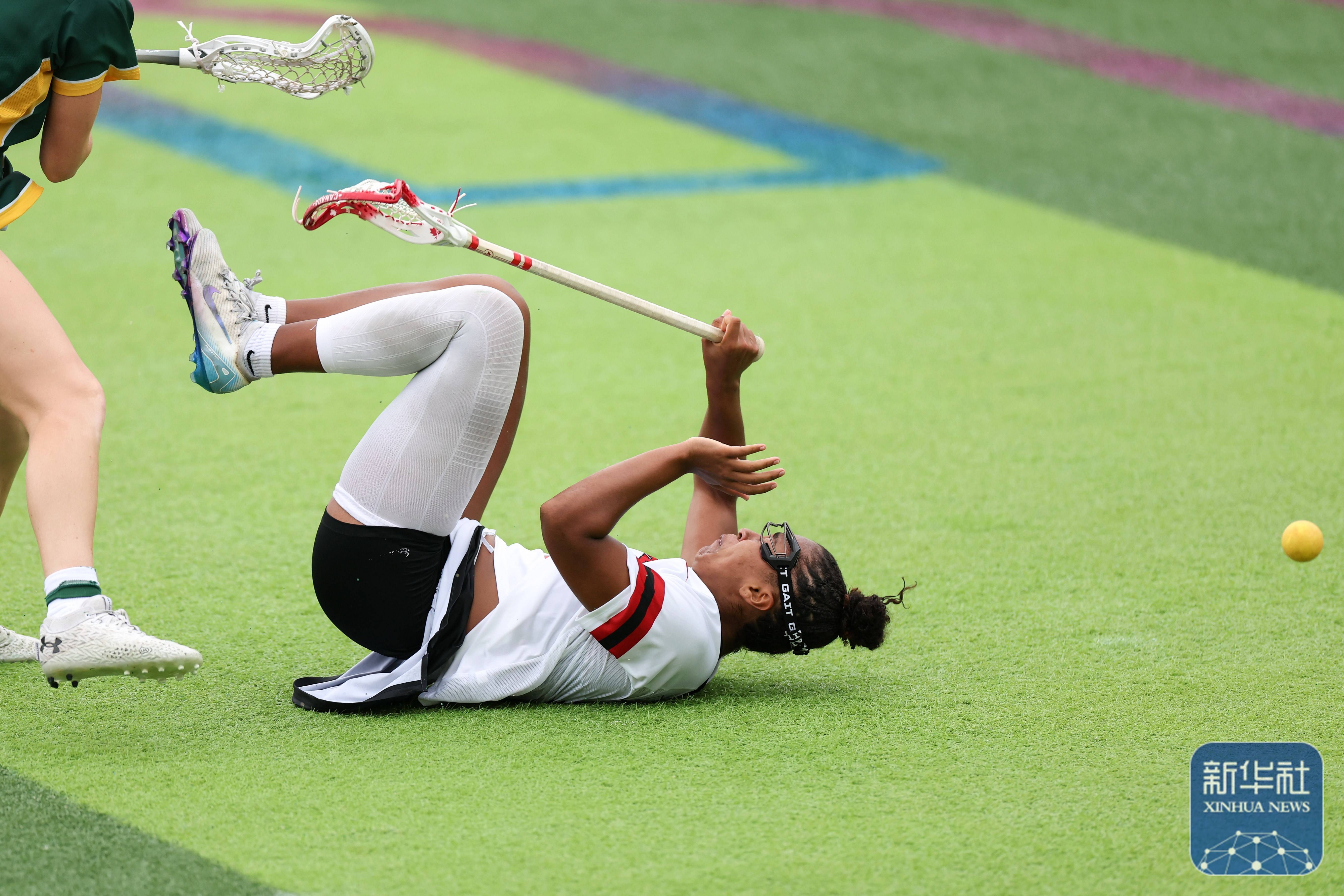 加拿大曲棍球队技高一筹，摘金