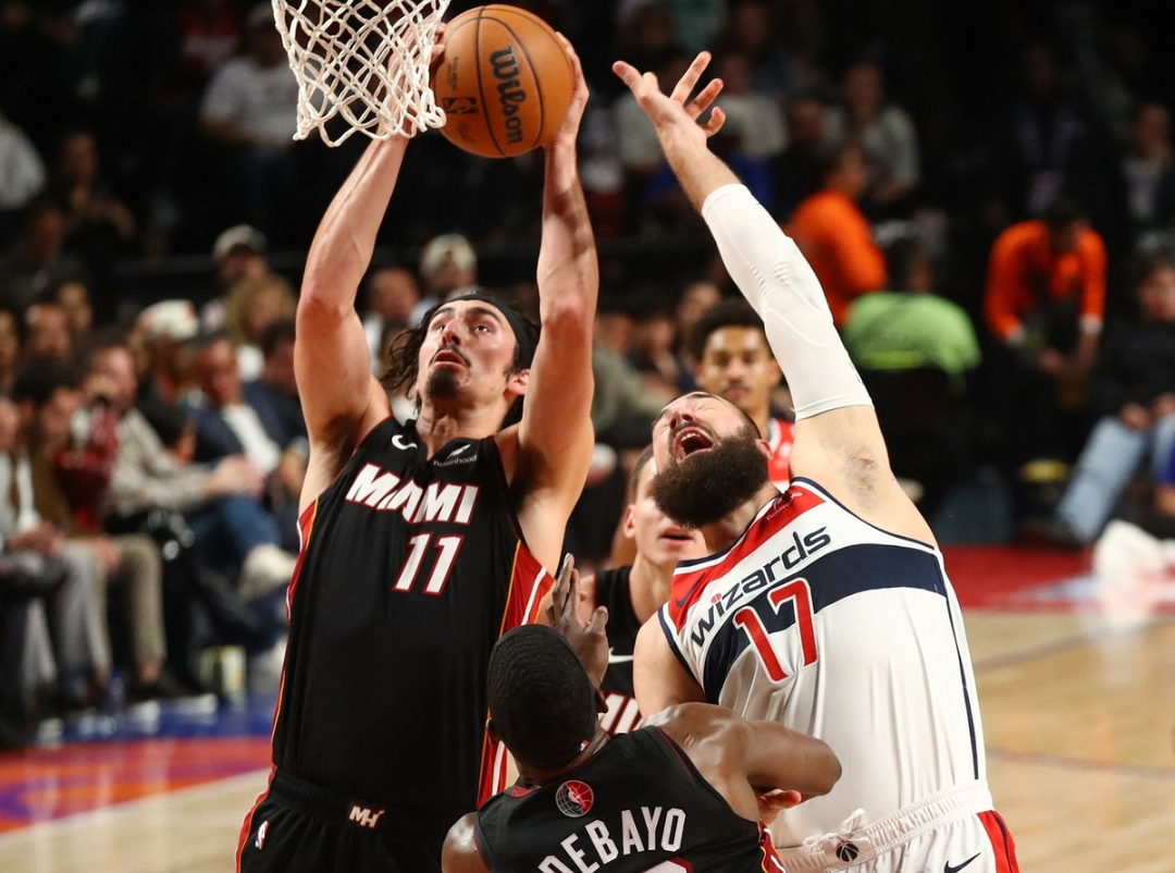 尼克斯一冷一热，利拉德秀足够炸热火