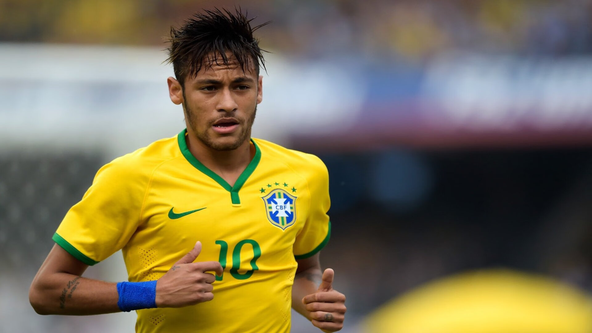 F1新赛季揭幕战之夜,班凯罗比赛走势一手掌控