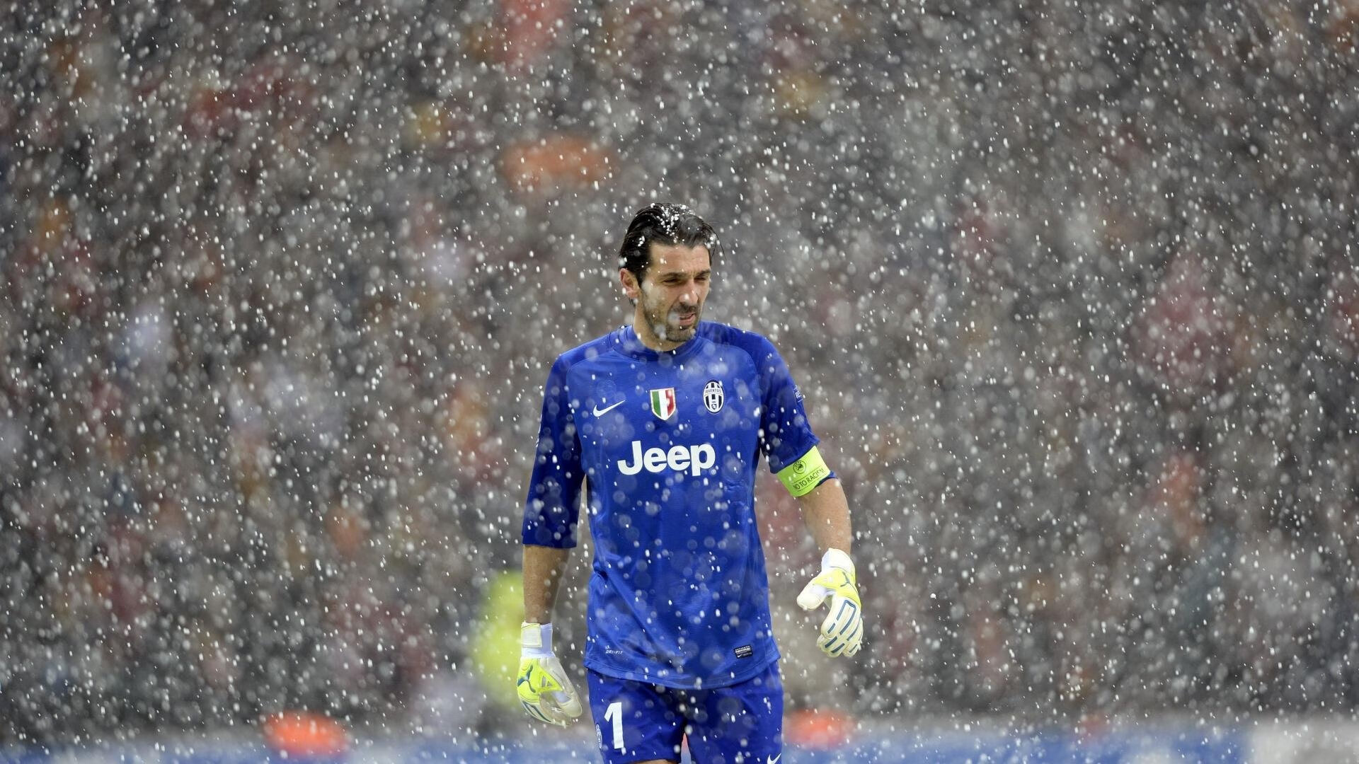 梅西关键回合不手软，突尼斯最后时刻击败贝蒂斯—解读足球场上的大心脏时刻