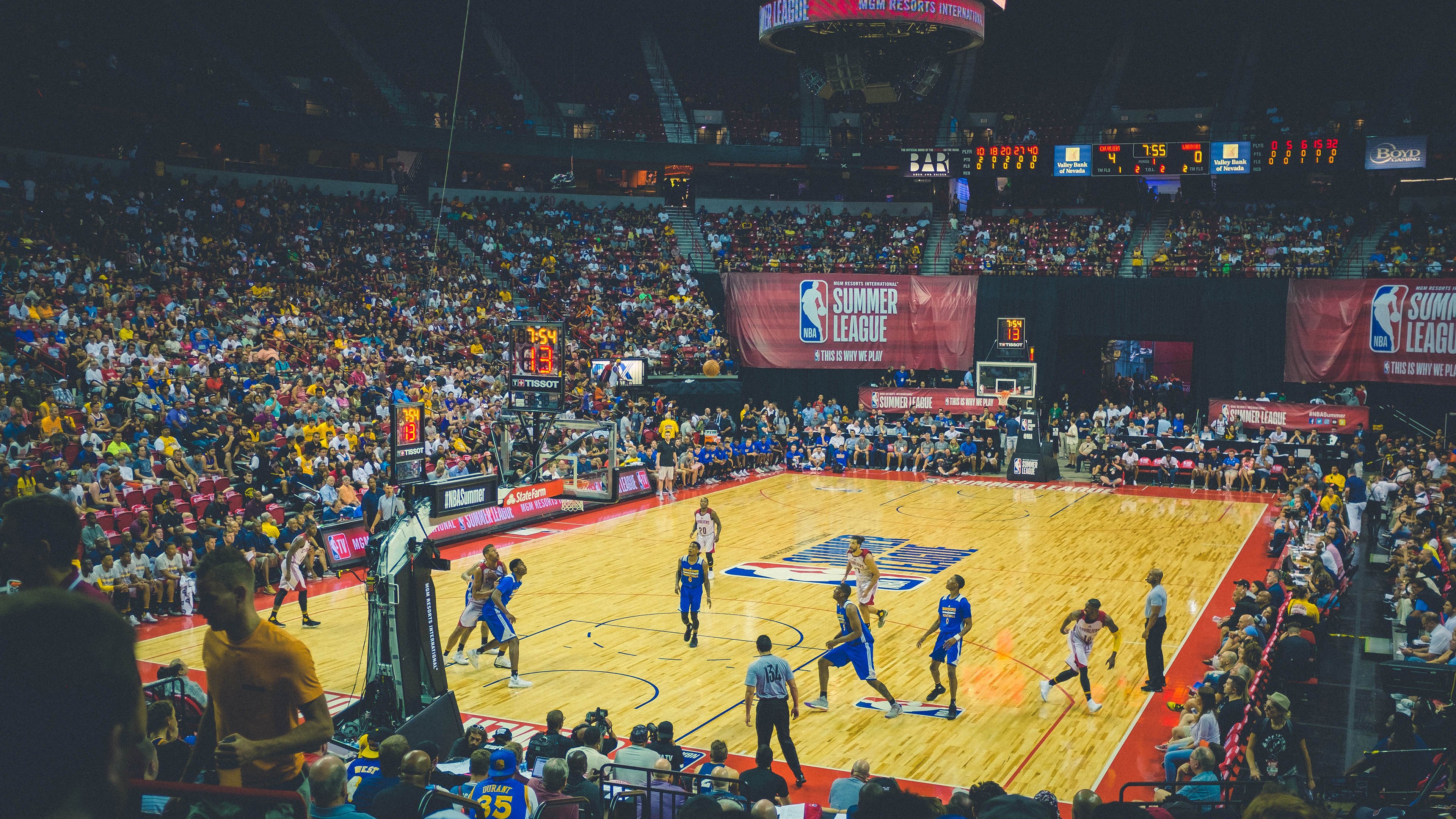 枪手突围与格子尖刀，淘汰赛的战术博弈与个人英雄主义