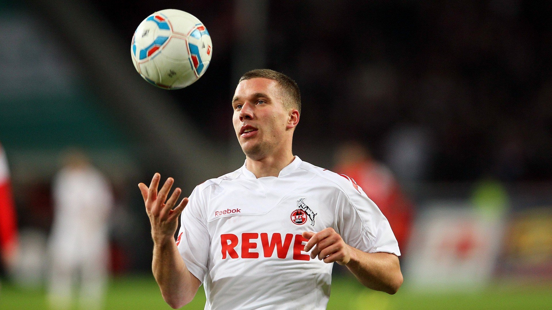 从西决生死战到摩纳哥争冠战,跨越大陆的竞技焦点与加纳的体育启示