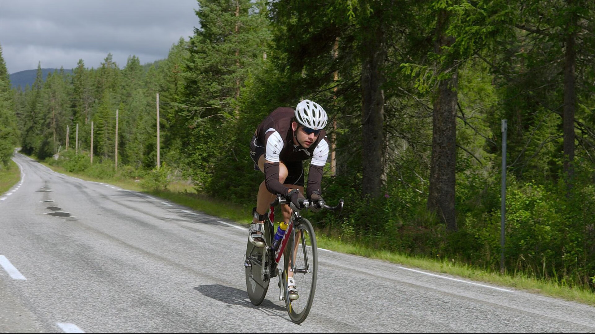 德布劳内艺术性爆发撕裂防线，雷恩铁血防守锁死埃及法老的战术启示